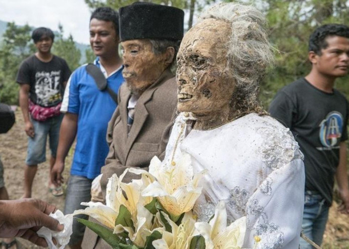 Ritual Suku Toraja yang Sangat Erat dengan Mistis, Sebelum Dimakamkan Jasad Harus Didandani