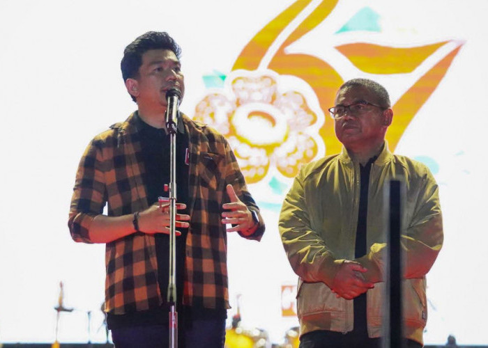 Malam Puncak HUT Kabupaten Bengkulu Utara Ke 67, Ribuan Masyarakat Banjiri Alun Alun