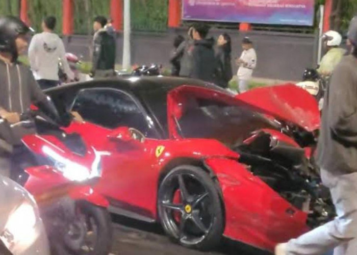 Polisi Ungkap Sosok Pengemudi Ferrari Merah yang Terlibat Kecelakaan Beruntun di Jaksel