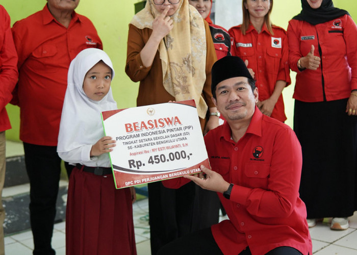 Peduli Pendidikan, Banteng Utara Salurkan Beasiswa PIP