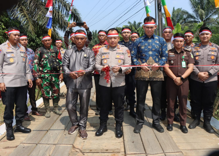 Percepatan Pembangunan di Daerah, Polri Resmikan Jembatan di Lembah Duri