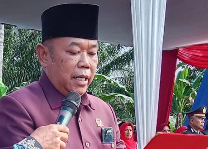 Upacara Peringatan HUT RI Ke 81, Anggota DPRD BU Bacakan Proklamasi