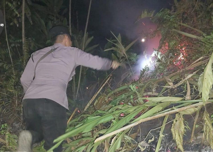Sigap, Satgas Karhutla Wilayah Polsek Ketahun Berhasil Padamkan Titik Api di Areal Perkebunan PTPN7