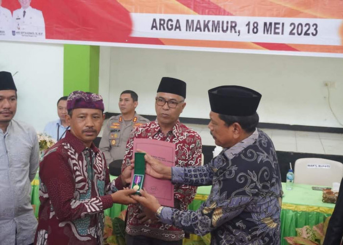 Wujudkan Desa Mandiri, Kades Rama Agung Dianugerahi Lencana Desa Mandiri Oleh Menteri PDTT