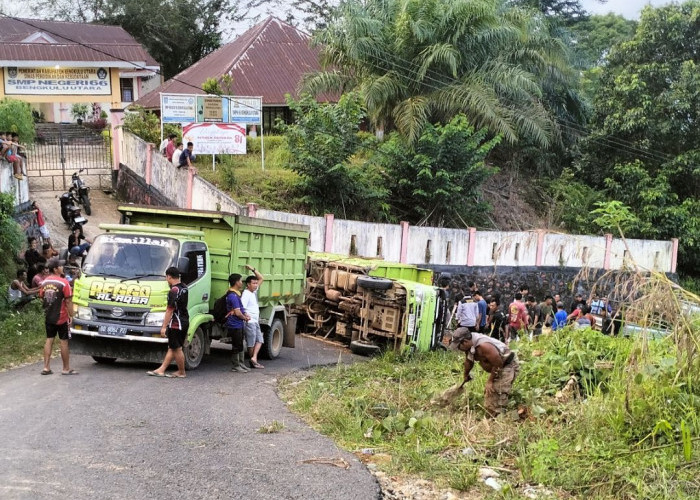 DPRD dan Camat Dorong Pelebaran Jalan Rawan Kecelakaan di Depan SMPN 66 BU