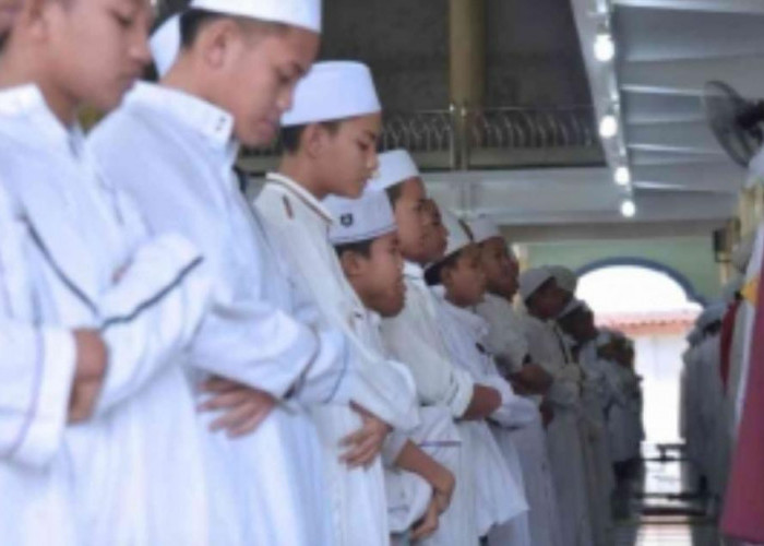 Perbedaan Sholat Jamak Taqdim dan Jamak Takhir, Beserta Niatnya