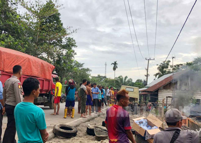 Diduga Korsleting Listrik, Rumah Warga Samban Jaya Habis Terbakar