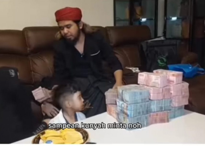 Bikin Heboh, Gus Syamsudin Berikan Uang Belanja untuk Istri Rp100 Juta Perminggu 