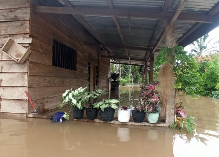 Camat Minta Seluruh Kades Siaga Banjir Susulan