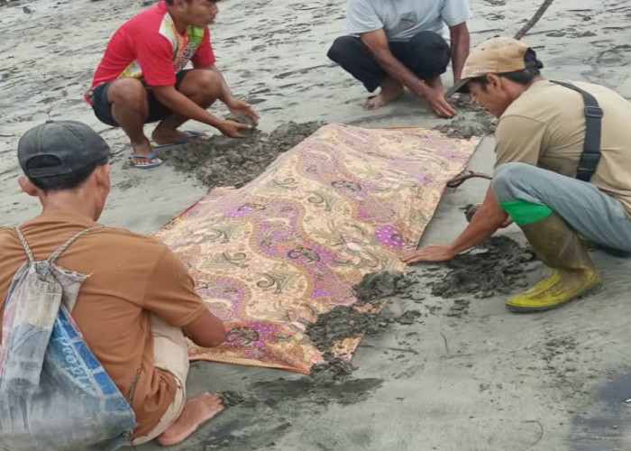 Geger! Mayat Pria Tanpa Baju Ditemukan di Pantai Rawa Bangun SP10