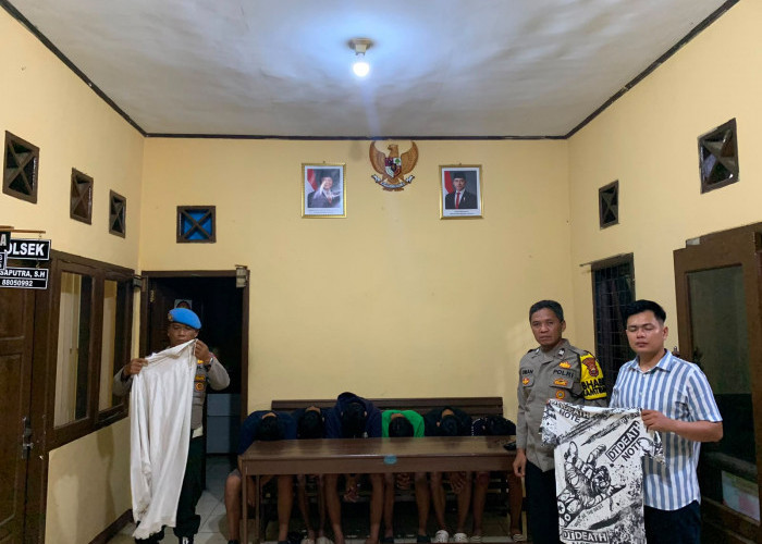 Bikin Resah, Polsek Air Besi Amankan Pocong Jadi-jadian