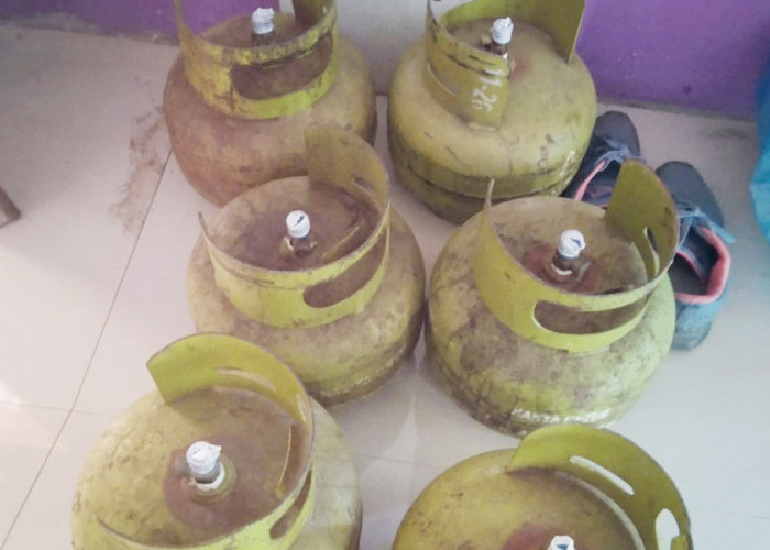 Elpiji 3 Kg Langka di Tangan Warga, Meledak di Harga Pengecer