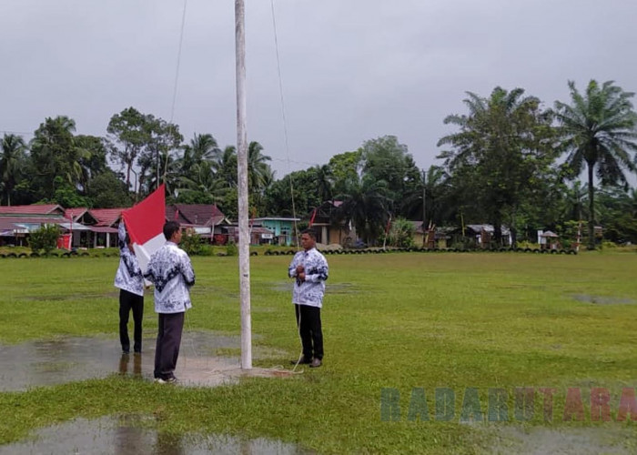 Hujan Tak Patahkan Semangat PGRI MSS Peringati HGN dan HUT PGRI ke-77