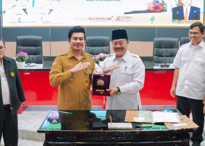 Realisasi Program Unggulan, Pemkab BU Teken MoU Beasiswa Bersama Lima Kampus 