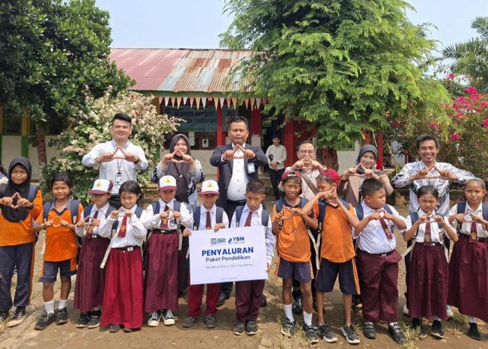 Peduli Pendidikan, BRI Branch Office Arga Makmur Salurkan Bantuan Pelajar
