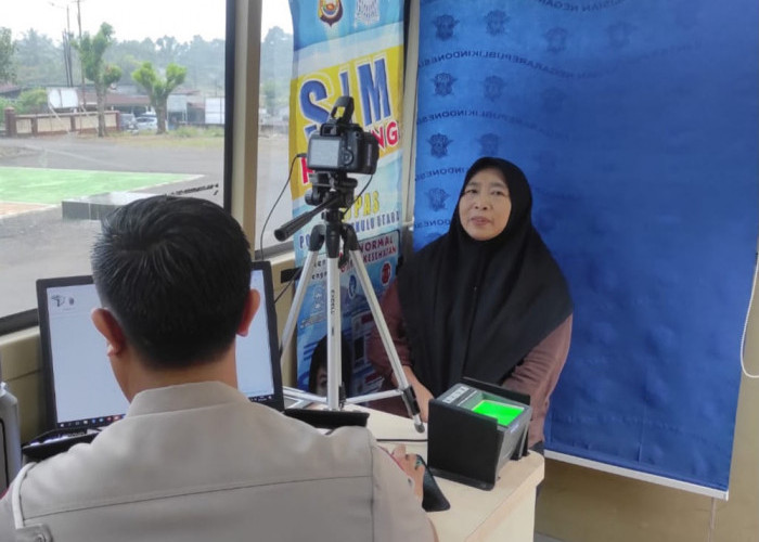 Mudahkan Urusan Masyarakat, SIM Keliling Polres Dibanjiri Pemohon