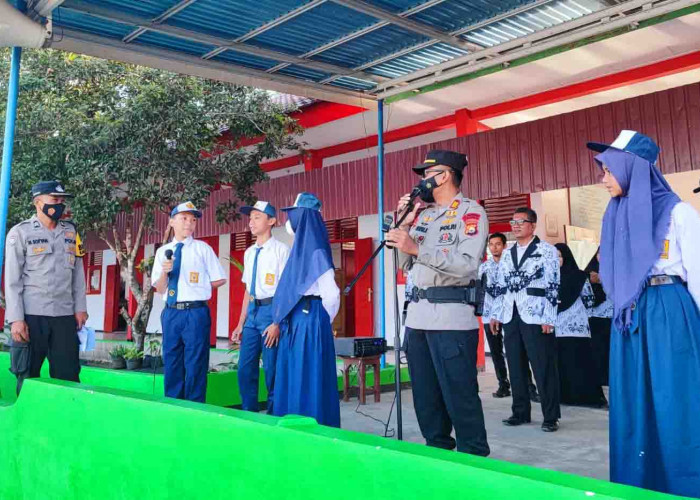 Sambangi SMPN 22 BU, Kapolsek: Jangan Sampai Terjerumus Narkoba