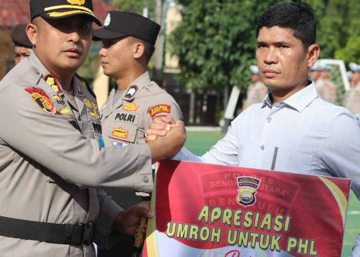 Akhiri Masa Tugas, Kapolres Bengkulu Utara Berikan Umroh Gratis 