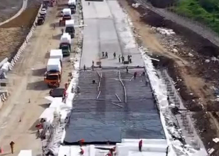 Gila, Bukan Beton, Namun Jalan Tol Ini Dibangun Menggunakan Busa