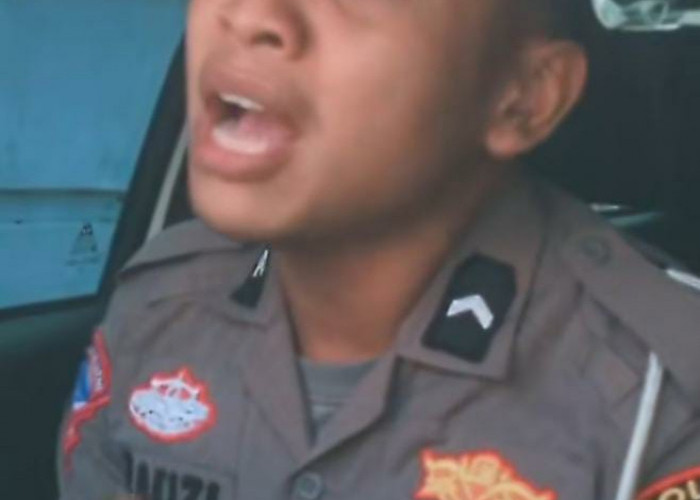 Viral, Seorang Polisi Bersuara Merdu Mengcover Lagu Sial dari Mahalini