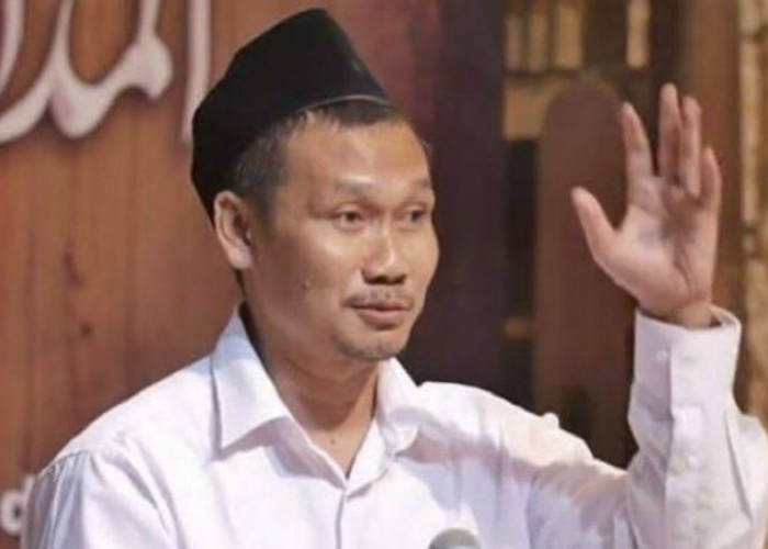 Lagi Sholat Tapi Kepikiran Hutang, Nggak Bahaya Ta? Begini Penjelasan Gus Baha