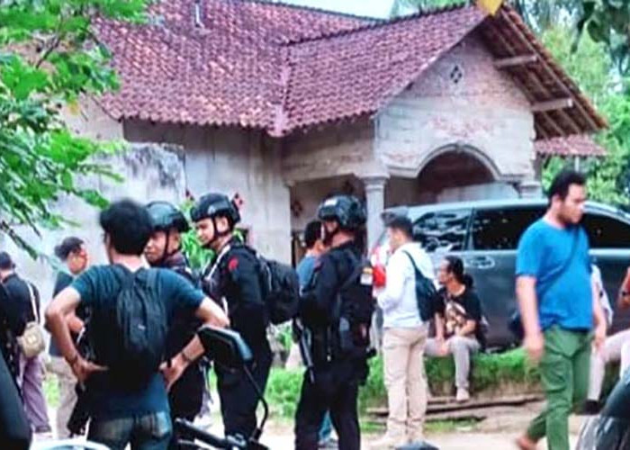 Breaking News! Densus 88 Baku Tembak dengan Teroris di Lampung