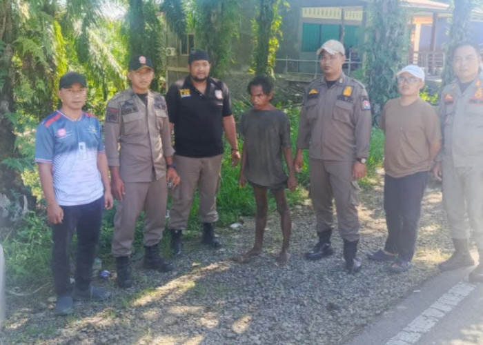 Satpol PP Mukomuko Amankan ODGJ di Mekar Mulya 