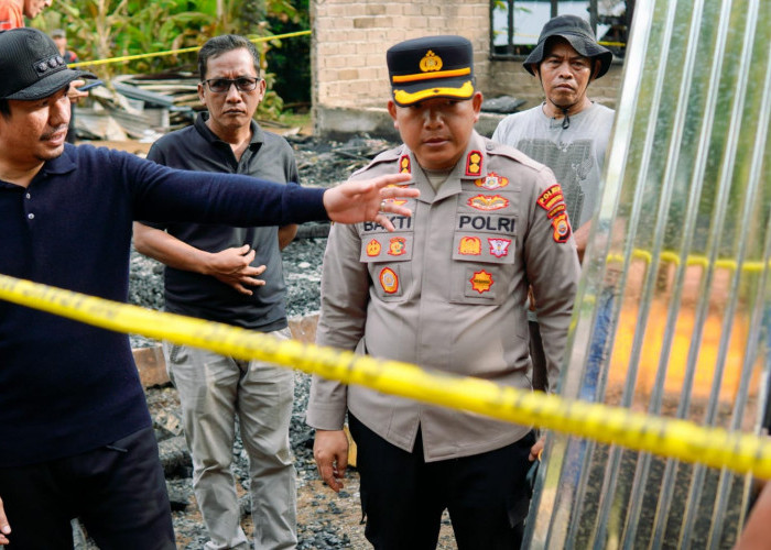 Gerak Cepat, Bupati Bengkulu Utara Tinjau Langsung Pasca Kejadian Kebakaran di Padang Jaya