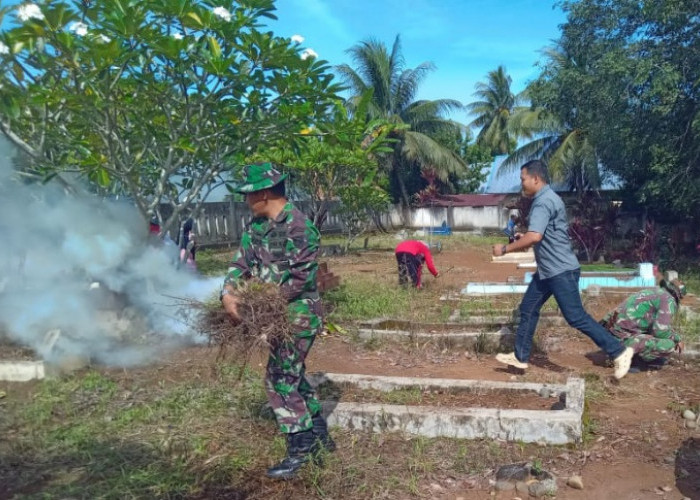 Sambut Idul Fitri, Personil TNI di Bengkulu Utara Lakukan Giat Karya Bakti di TPU