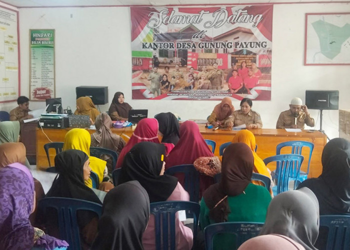 35 KPM Desa Gunung Payung Terima Bantuan Beras dan Minyak untuk 2 Bulan