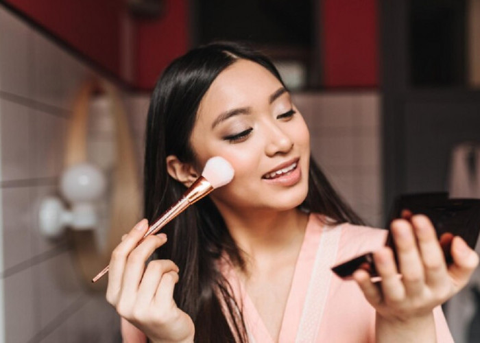 Rahasia Touch Up Makeup yang Cakey Tanpa Harus Menghapus Dandananmu Sama Sekali