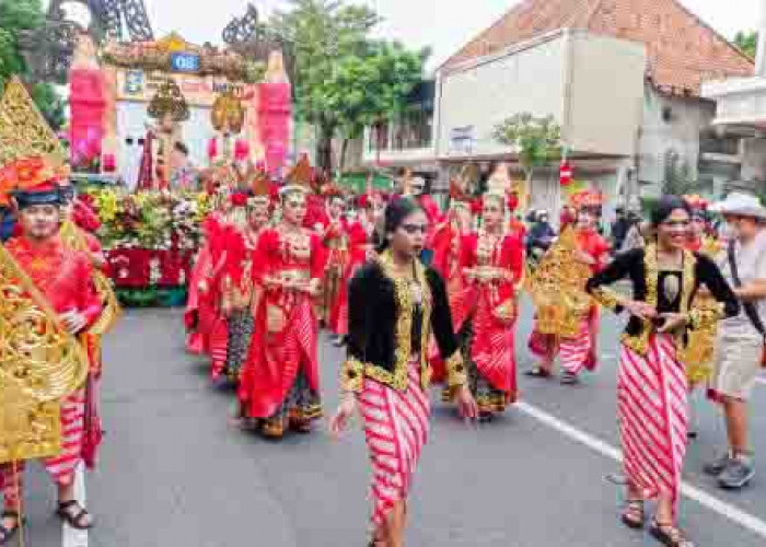 Pawai Budaya dan Kesenian Meriahkan Peringatan HUT RI di Ulok Kupai