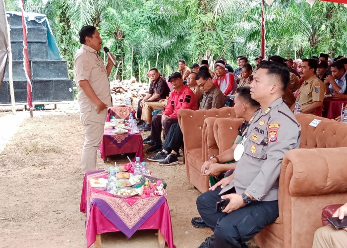 Karya Bakti TNI Resmi Dibuka, Bupati Komitmen Tuntaskan Jalan D1-Gembung Raya