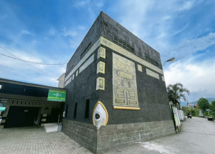 Masjid Unik dengan Ornamen Ka'bah, Salah Satu Wisata Religi Ramadhan di Bandung
