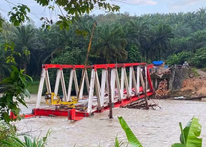 Kontraktor Siap Bongkar Ulang Rangka Jembatan Lubuk Selandak