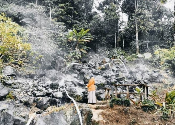 Sensasi Berbeda Mandi Air Panas di Grojogan Sewu Curup Rejang Lebong