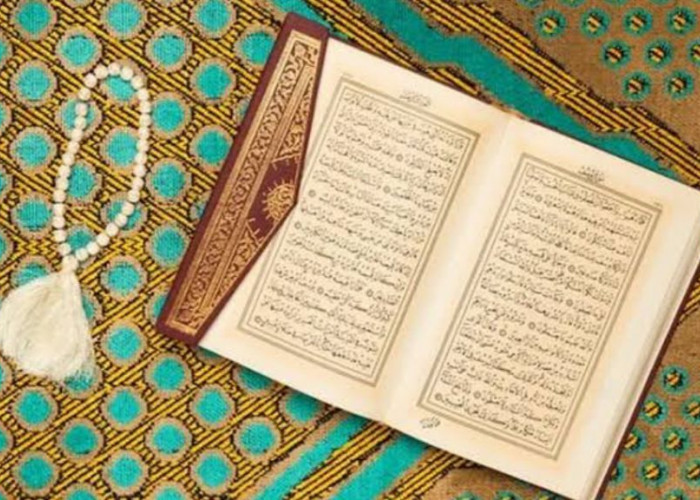 Lirik dan Terjemahan Sholawat Allahummarhamna Bil Quran