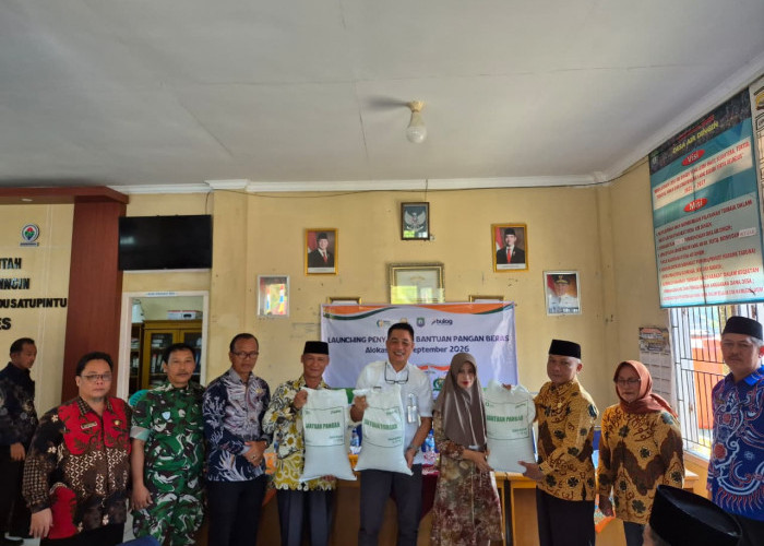 Bantuan Pangan Alokasi 3 Bulan, BULOG Bengkulu Salurkan 7.917,06 Ton Beras
