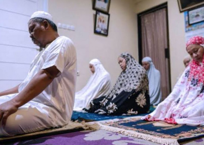 Tata Cara Sholat Idul Fitri di Rumah, Lengkap dengan Niat dan Artinya