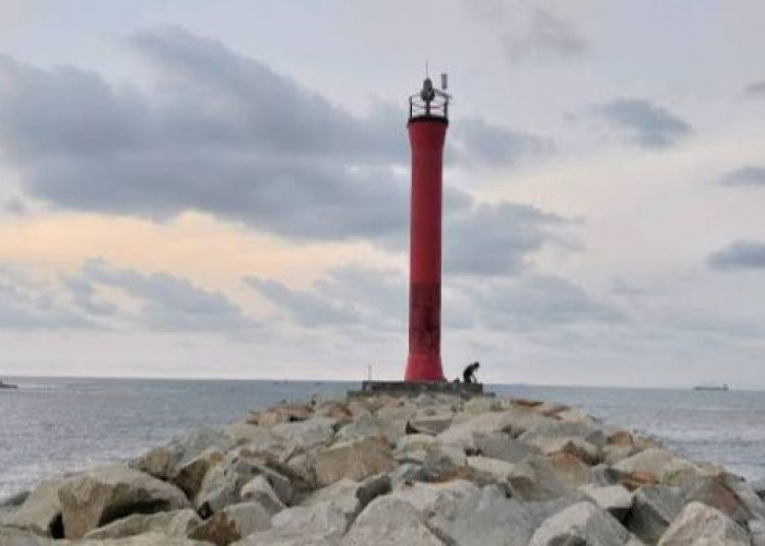 Lentera Merah, Jadi Spot Asik Bagi Pemancing di Kota Bengkulu