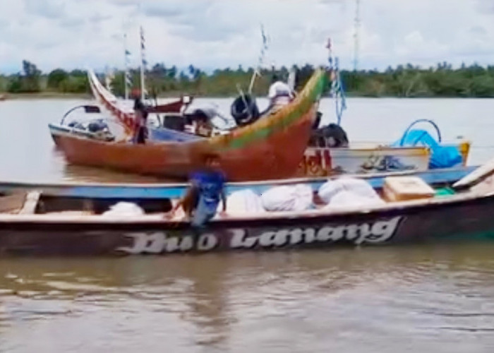 Gelombang Tinggi, Nelayan Mukomuko Hentikan Aktivitas Melaut
