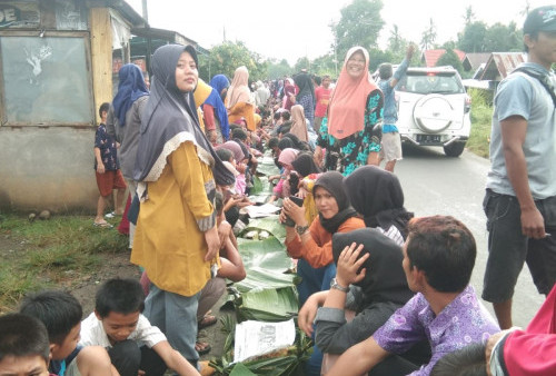 Takir Plontang, Tradisi Warga Tebing Kaning Sambut Tahun Baru Islam