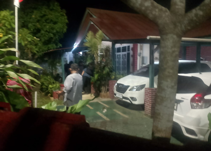Rumah Arif Gunadi Digeledah, KPK RI Bawa 4 Koper dan 1 Kardus