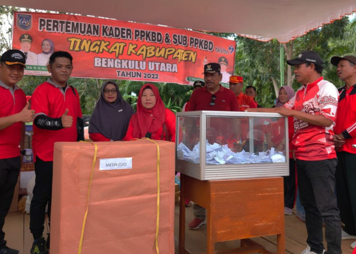 Bertabur Doorprize, Ribuan Masyarakat Ikuti Senam Sicita di Padang Jaya