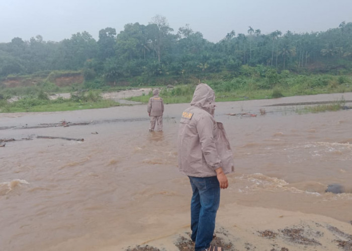 Warga Lubuk Jale Hanyut, TIM Basarnas dan BPBD Diterjunkan