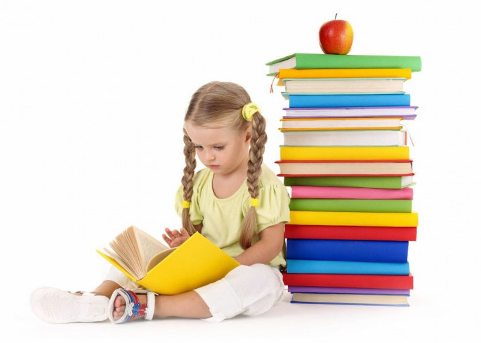 Anak Tidak Tertarik Membaca? Ikuti Beberapa Tips Berikut Agar Anak Mencintai Buku