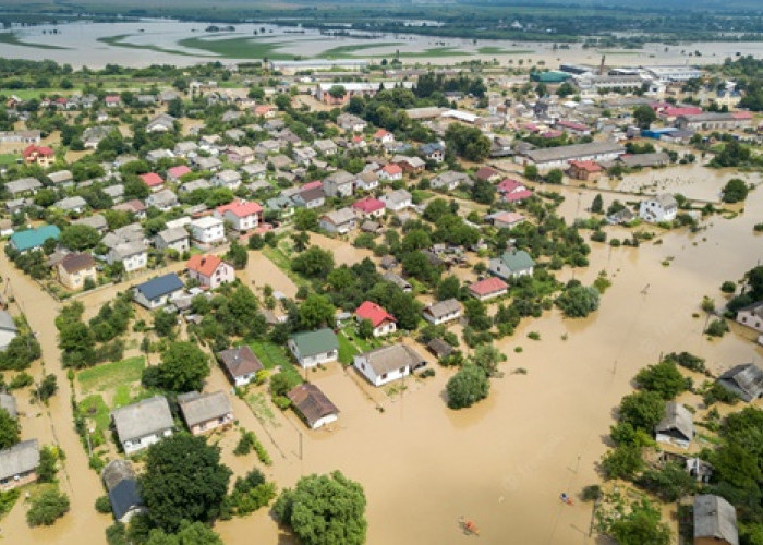 Pastikan Kamu Ikuti Tips Berikut Ini Saat Terjebak Banjir, Agar Kesehatanmu Tetap Terjaga