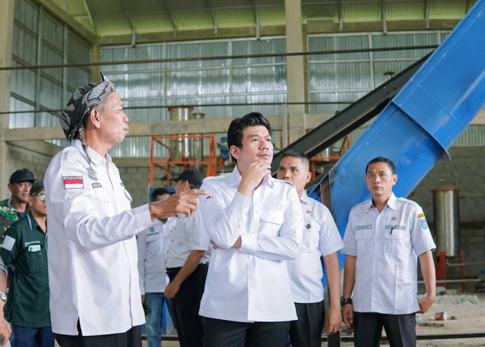 Dikelola Bumdes, Bupati Bengkulu Utara Tinjau Pabrik Mini Minyak Goreng