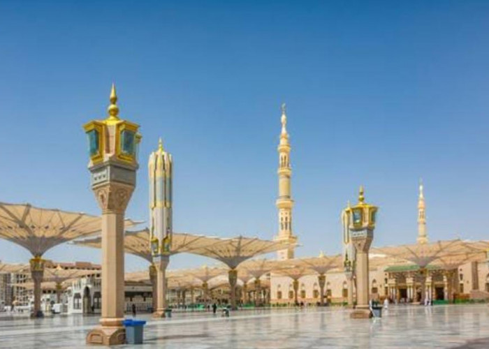 Jangan Asal-asalan, Ternyata Ini Adab Berdoa Saat di Masjid Nabawi