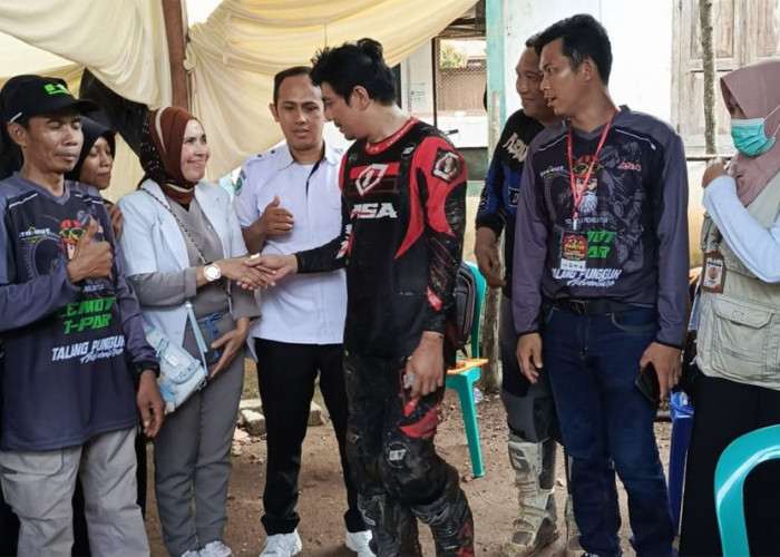 Ngetrail Bareng Offroder, Bupati Bengkulu Utara Gelar Sunat Massal di Air Besi